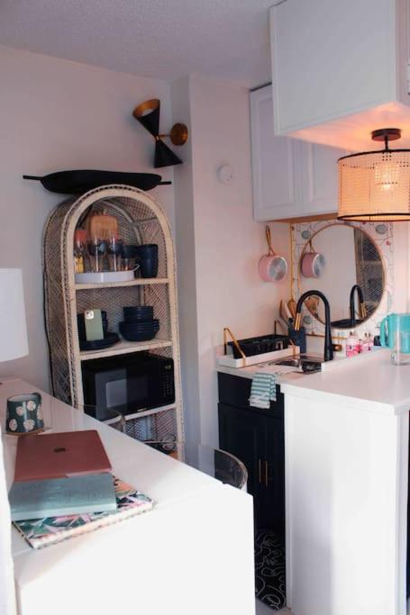 Seashore Waikiki Studio 1 Block From A Beach No Resort Fees โฮโนลูลู ภายนอก รูปภาพ